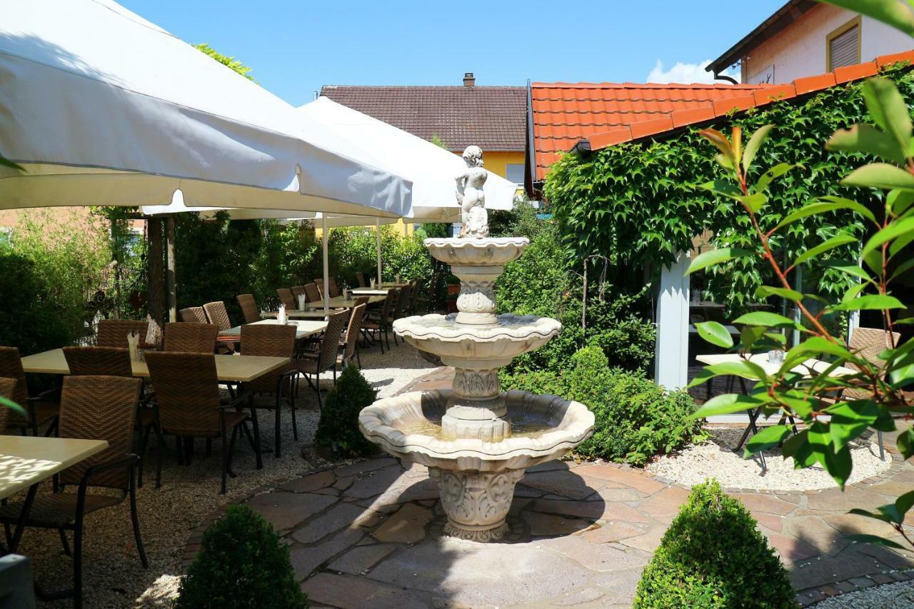 Hotel - Restaurant Hirschen - Werneths Landgasthof Beim Europa- Park Rust Rheinhausen Exteriér fotografie